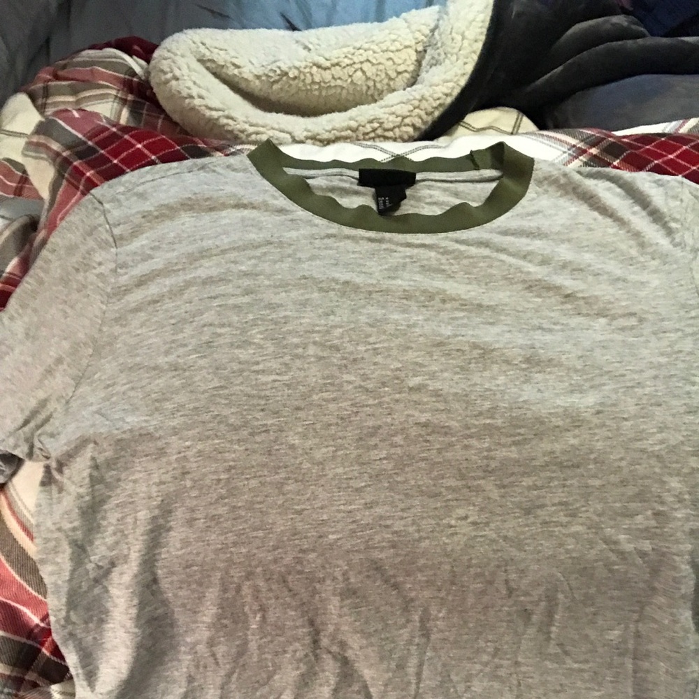 H&M tee